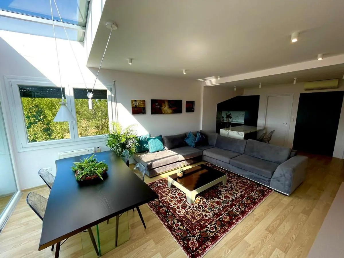 Long Hill Residence Apartment location